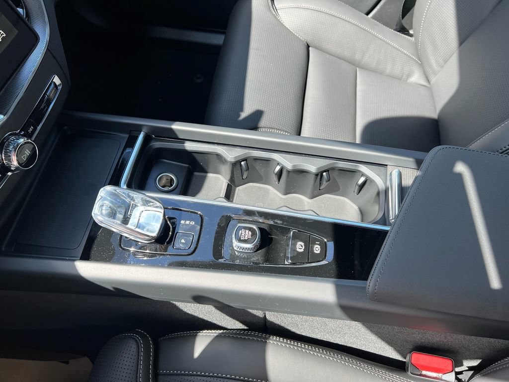 New 2026 Volvo XC60 T8 Ultra w/ Protection Package Premier AWD/4WD image 19