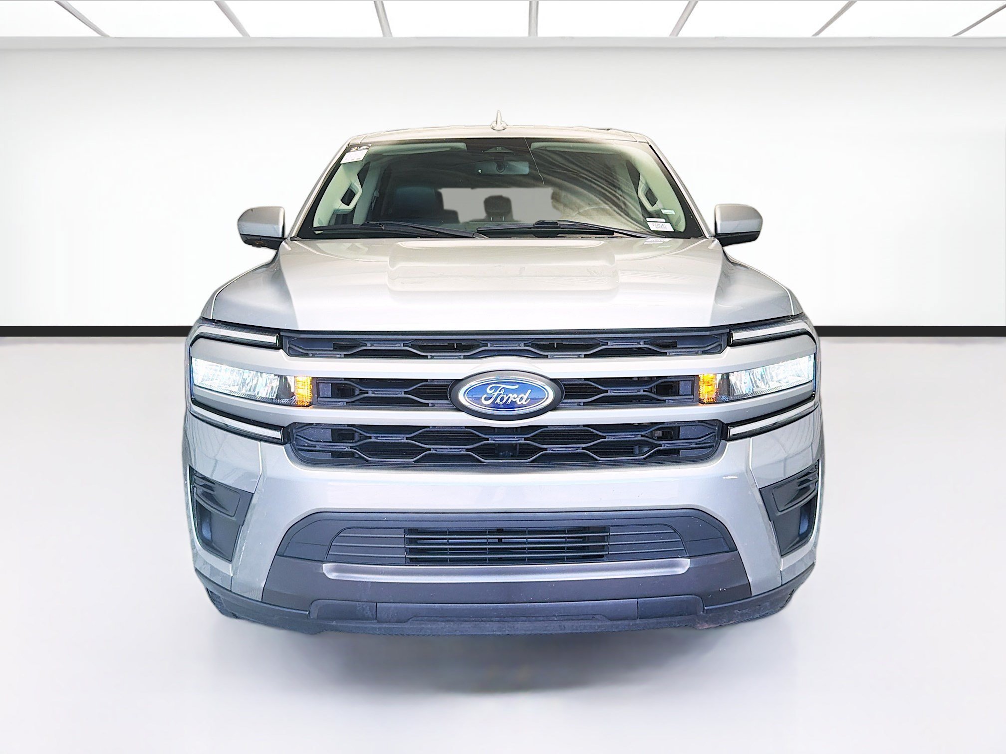 Used 2024 Ford Expedition Max XLT AWD/4WD image 2