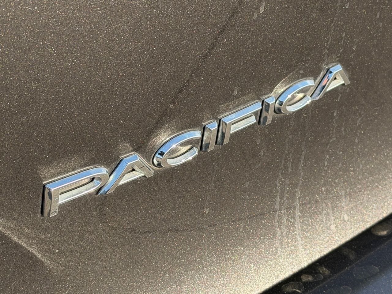 Used 2023 Chrysler Pacifica Touring-L FWD image 10
