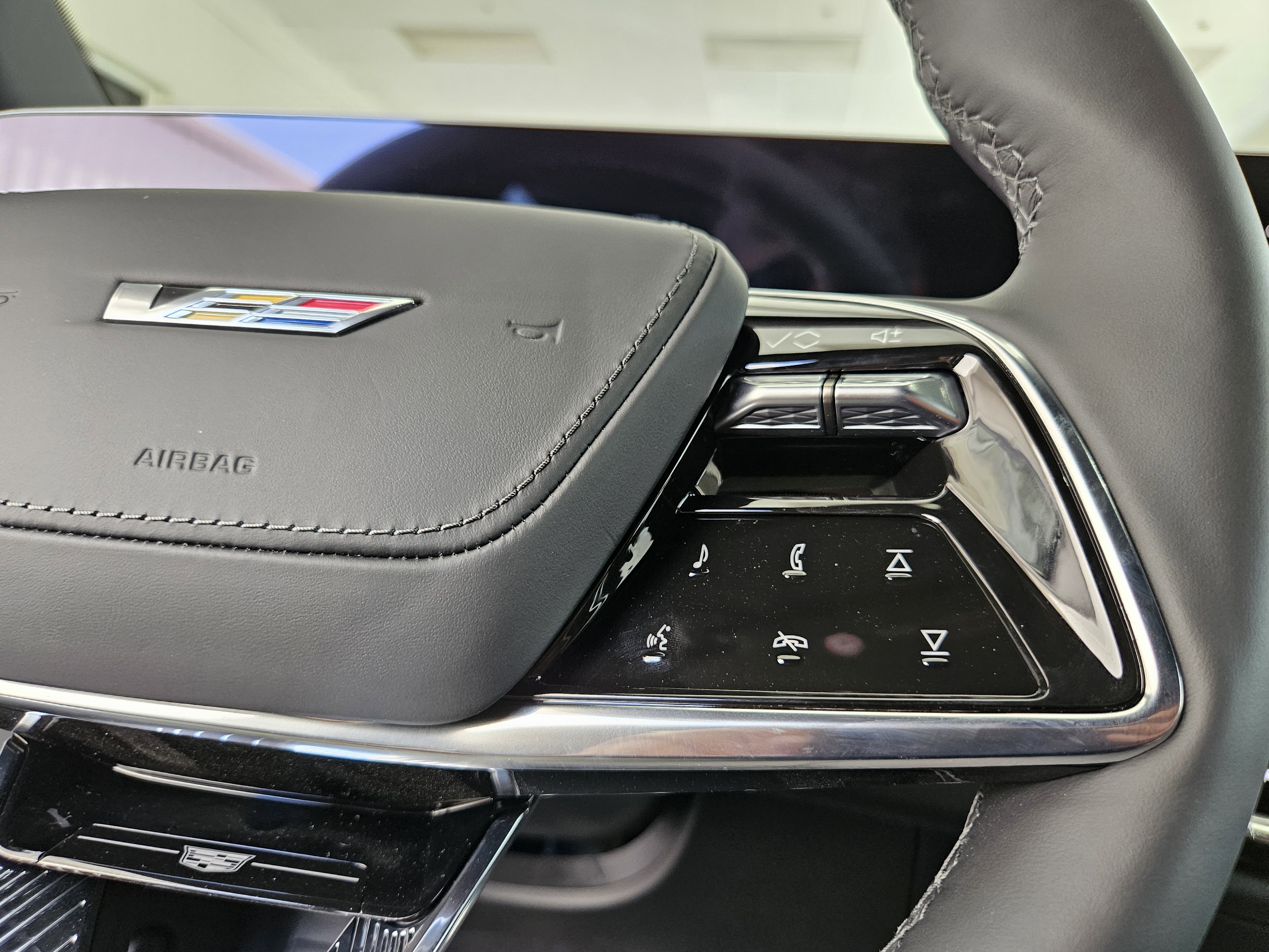 New 2026 Cadillac Lyriq V w/ Exterior Carbon Fiber Package image 32