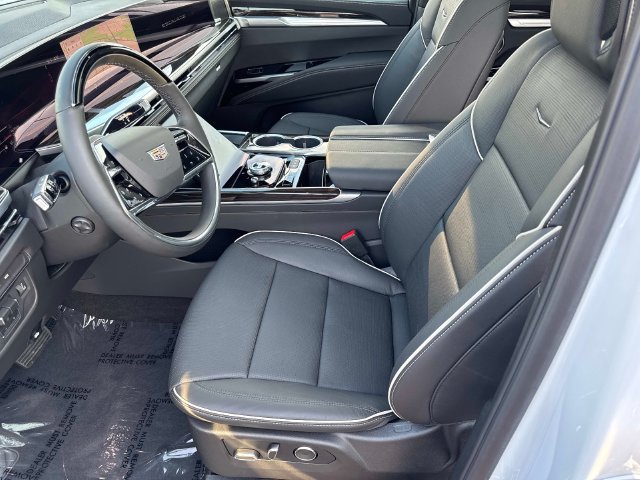 New 2026 Cadillac Escalade ESV Luxury w/ LPO, Floor Liner Package AWD/4WD image 22