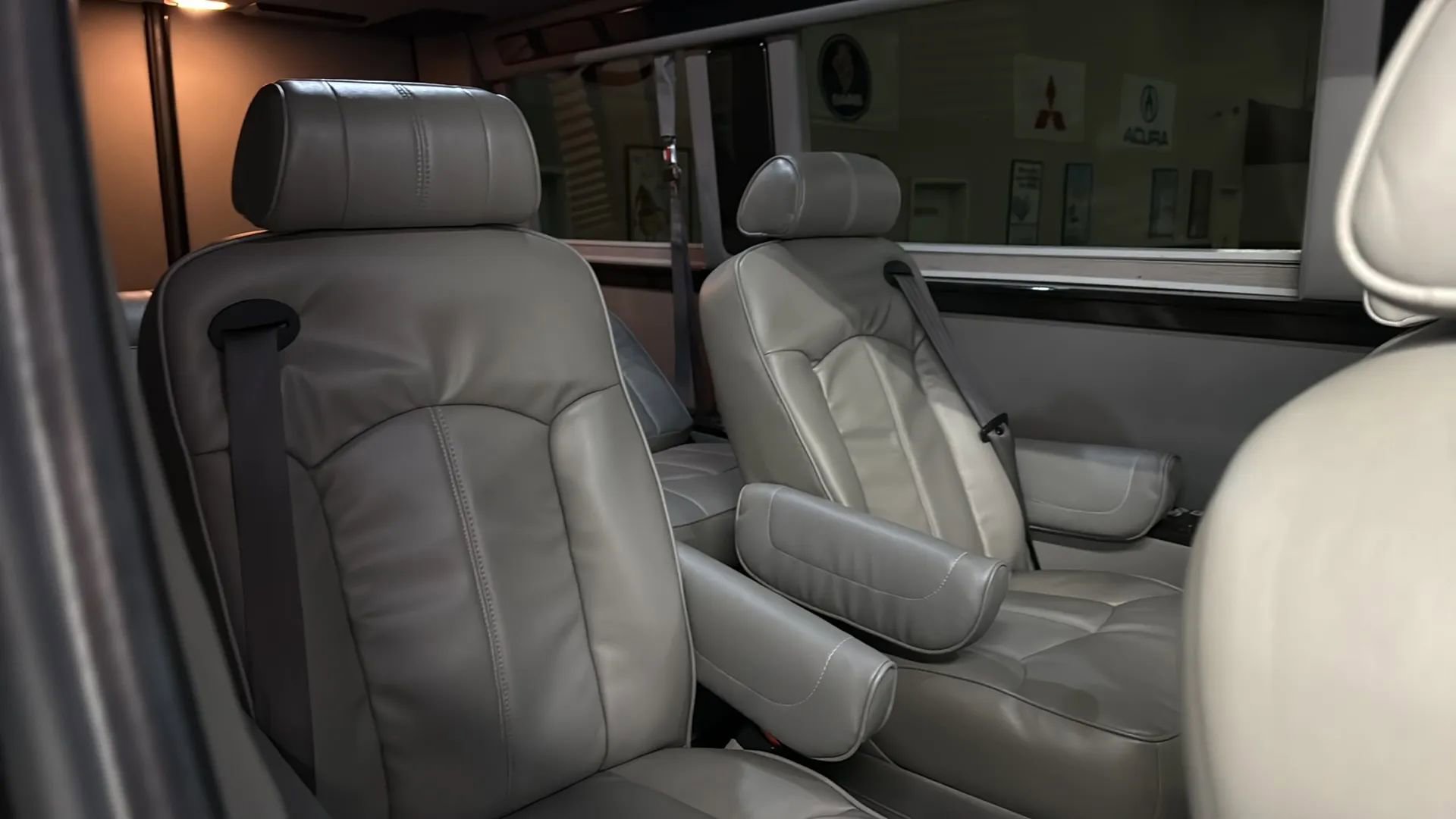 Used 2016 Mercedes-Benz Sprinter 2500 image 38