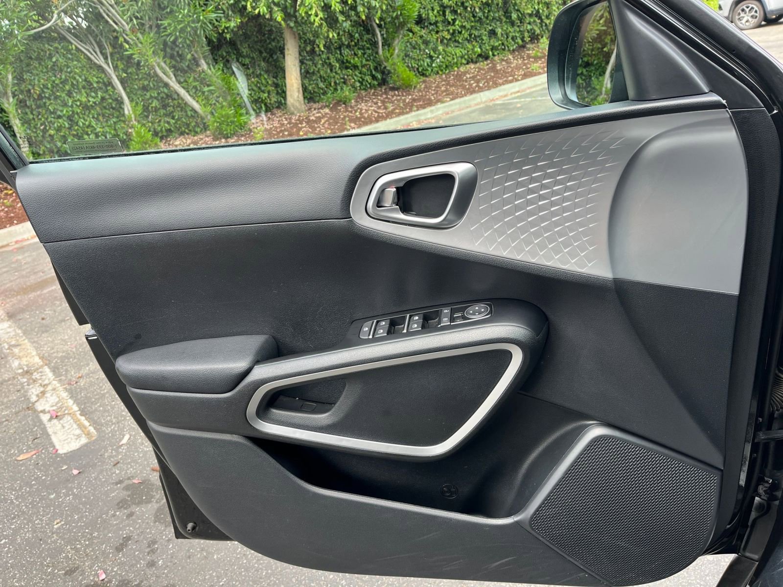 Used 2025 Kia Soul LX w/ LX Technology Package image 18