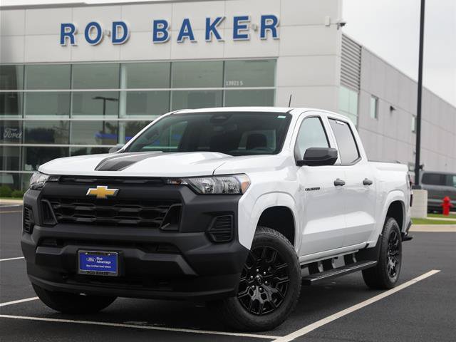 Used 2026 Chevrolet Colorado W/T AWD/4WD image 1