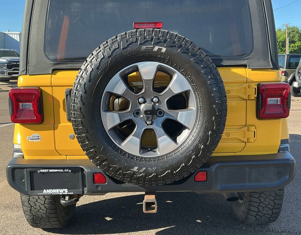 Used 2018 Jeep Wrangler Unlimited Sahara AWD/4WD image 12