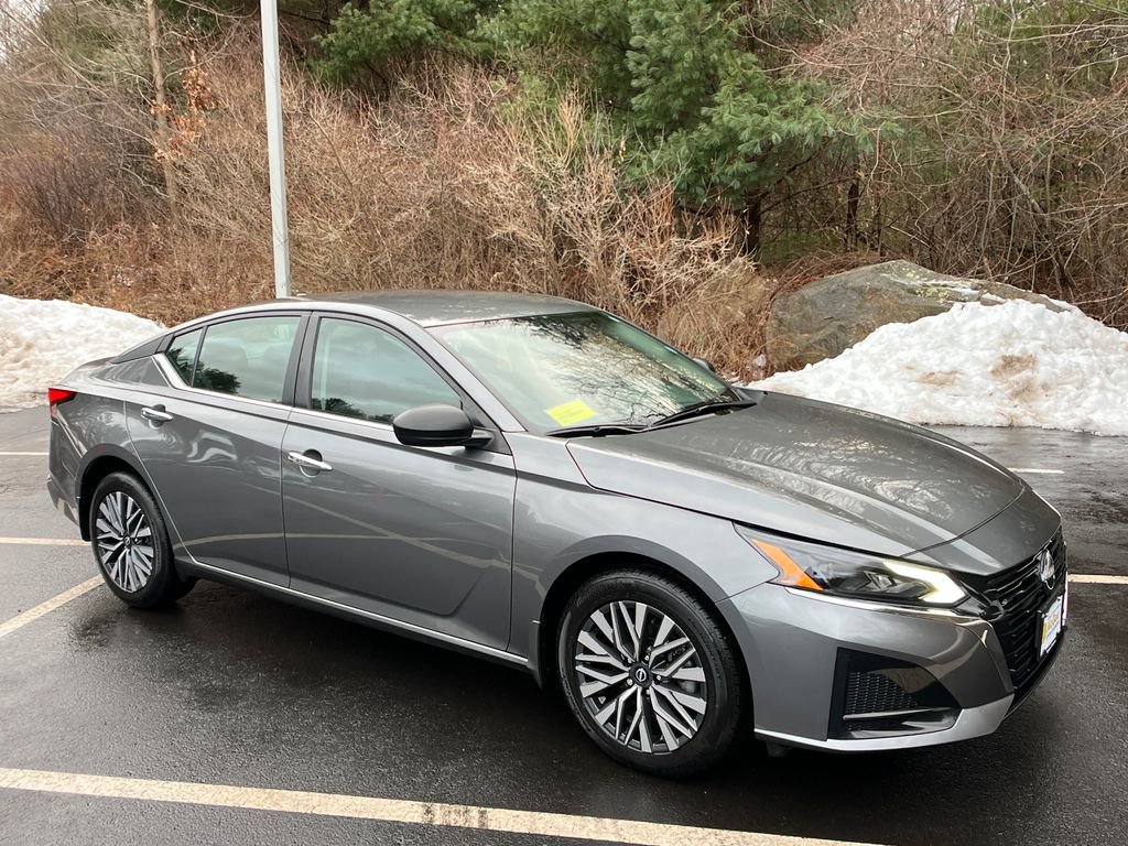 Used 2024 Nissan Altima 2.5 SV image 7