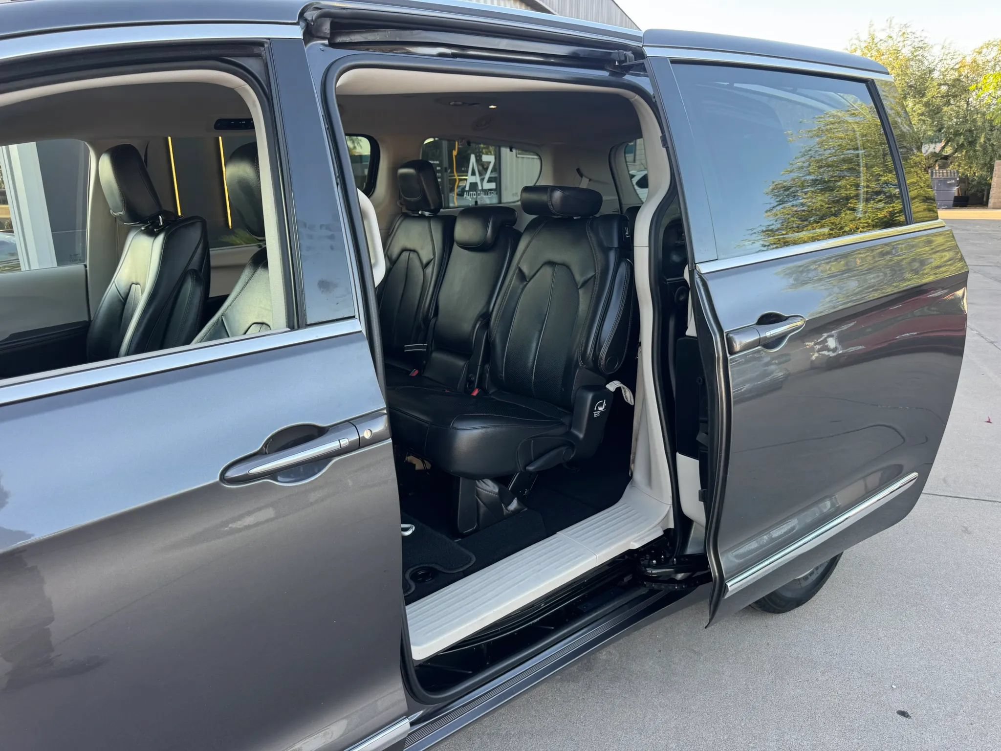 Used 2017 Chrysler Pacifica Touring-L Plus FWD image 25