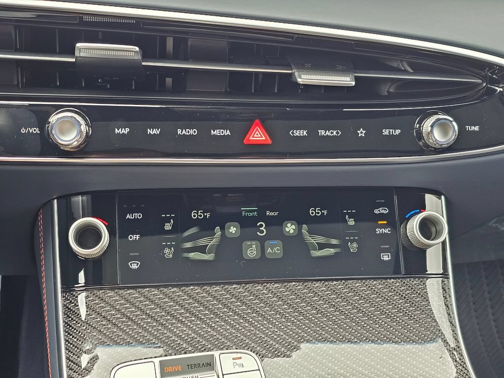 New 2027 Genesis GV70 3.5T Prestige AWD/4WD image 16