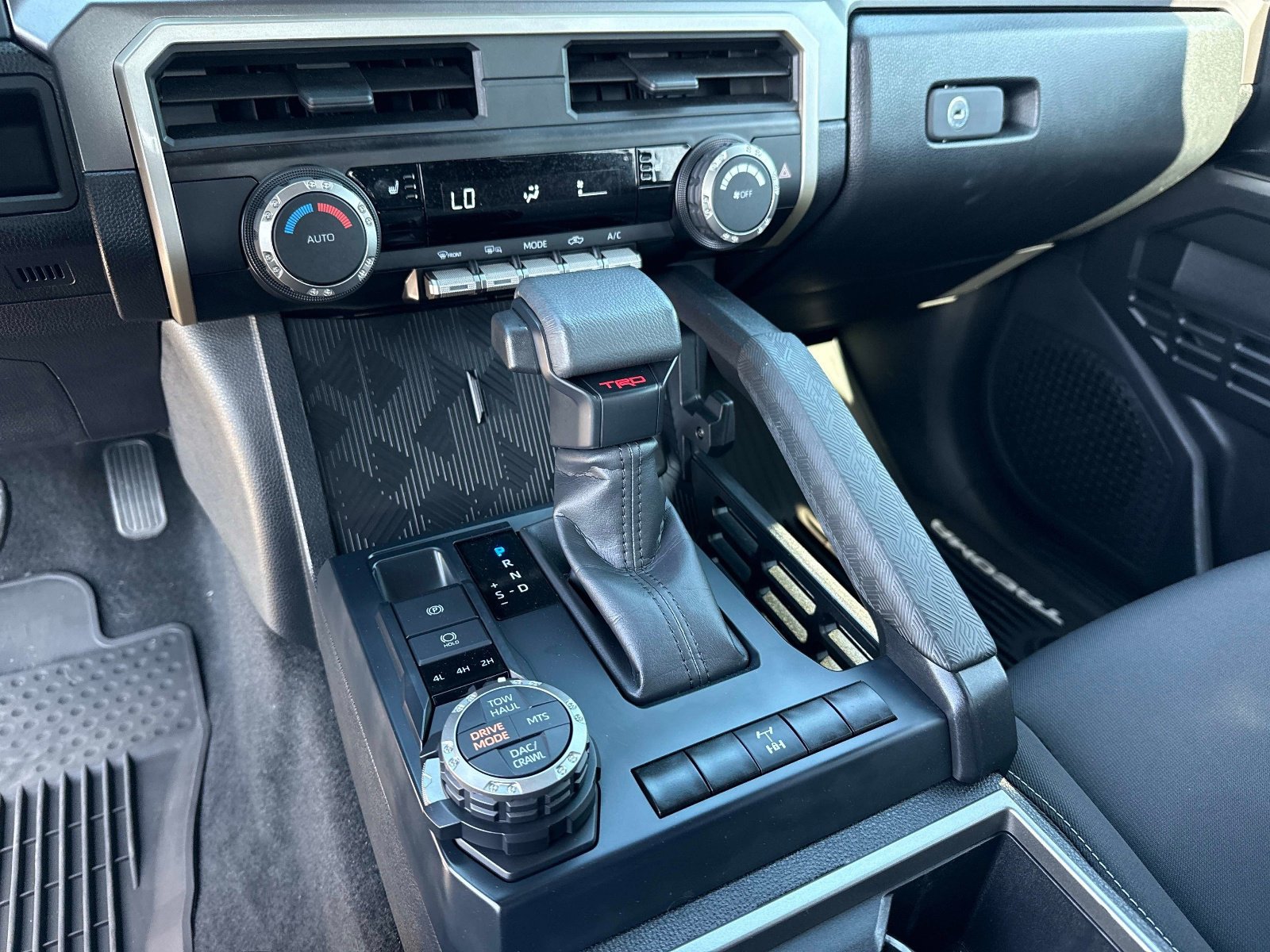 Used 2024 Toyota Tacoma TRD Off-Road AWD/4WD image 26