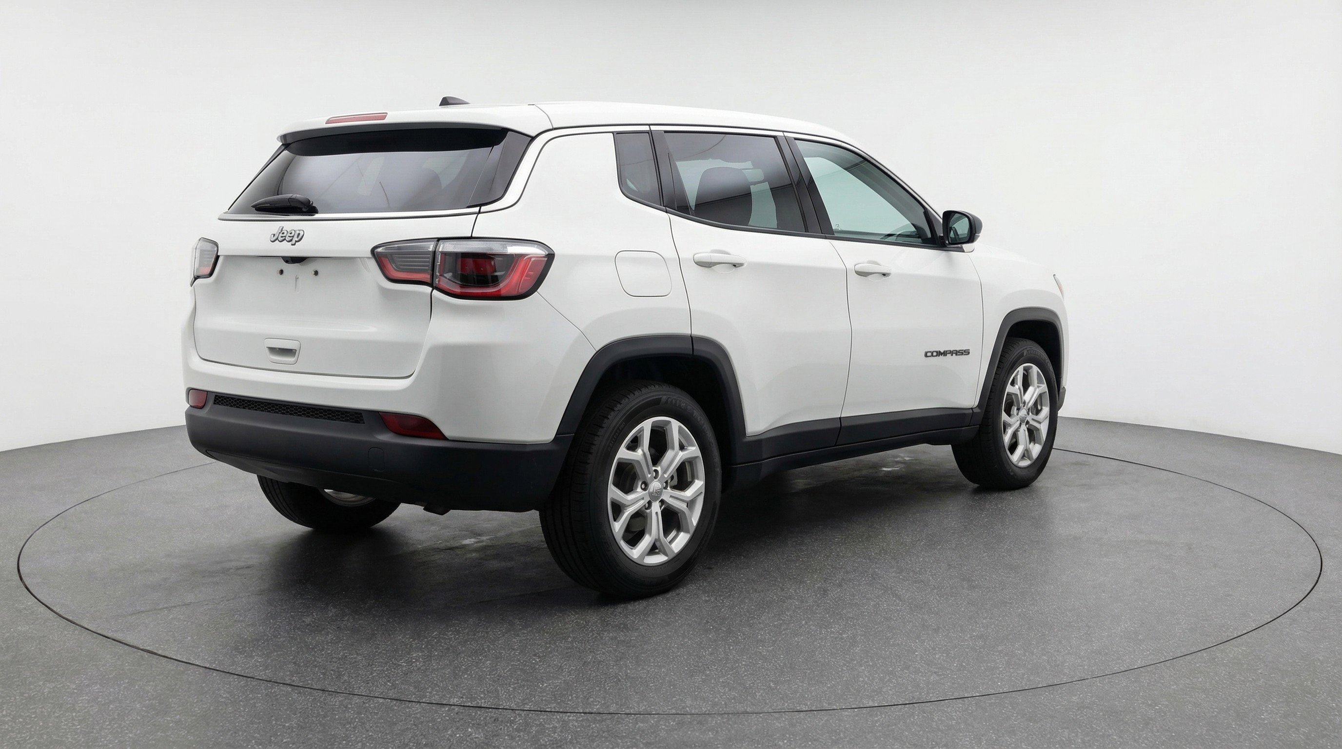 Used 2025 Jeep Compass Latitude image 9