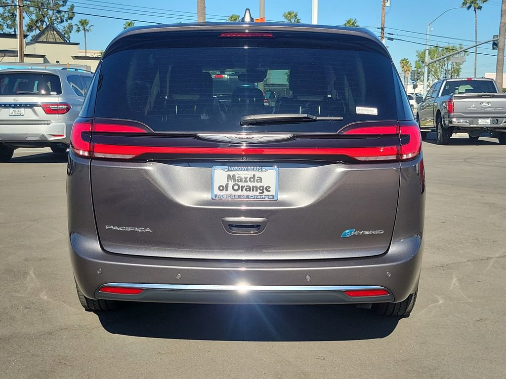 Used 2022 Chrysler Pacifica Touring-L w/ Uconnect Theater Family Group image 28