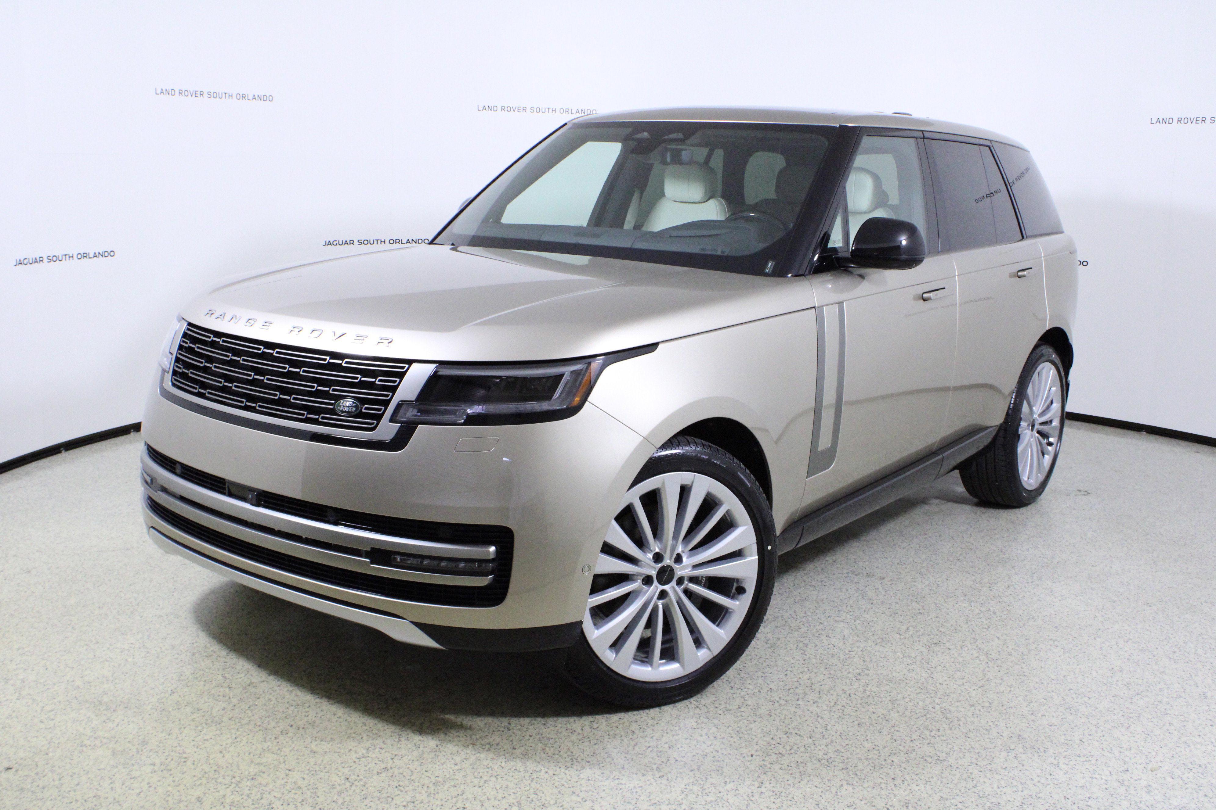 New 2026 Land Rover Range Rover SE video 1