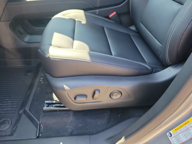 New 2026 GMC Acadia Elevation w/ Elevation Premium Package AWD/4WD image 16