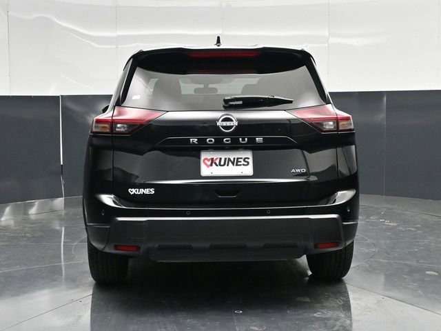 Used 2025 Nissan Rogue SV AWD/4WD image 12
