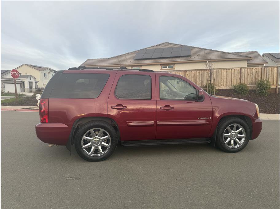 Used 2007 GMC Yukon SLE w/ Skid Plate Package image 6