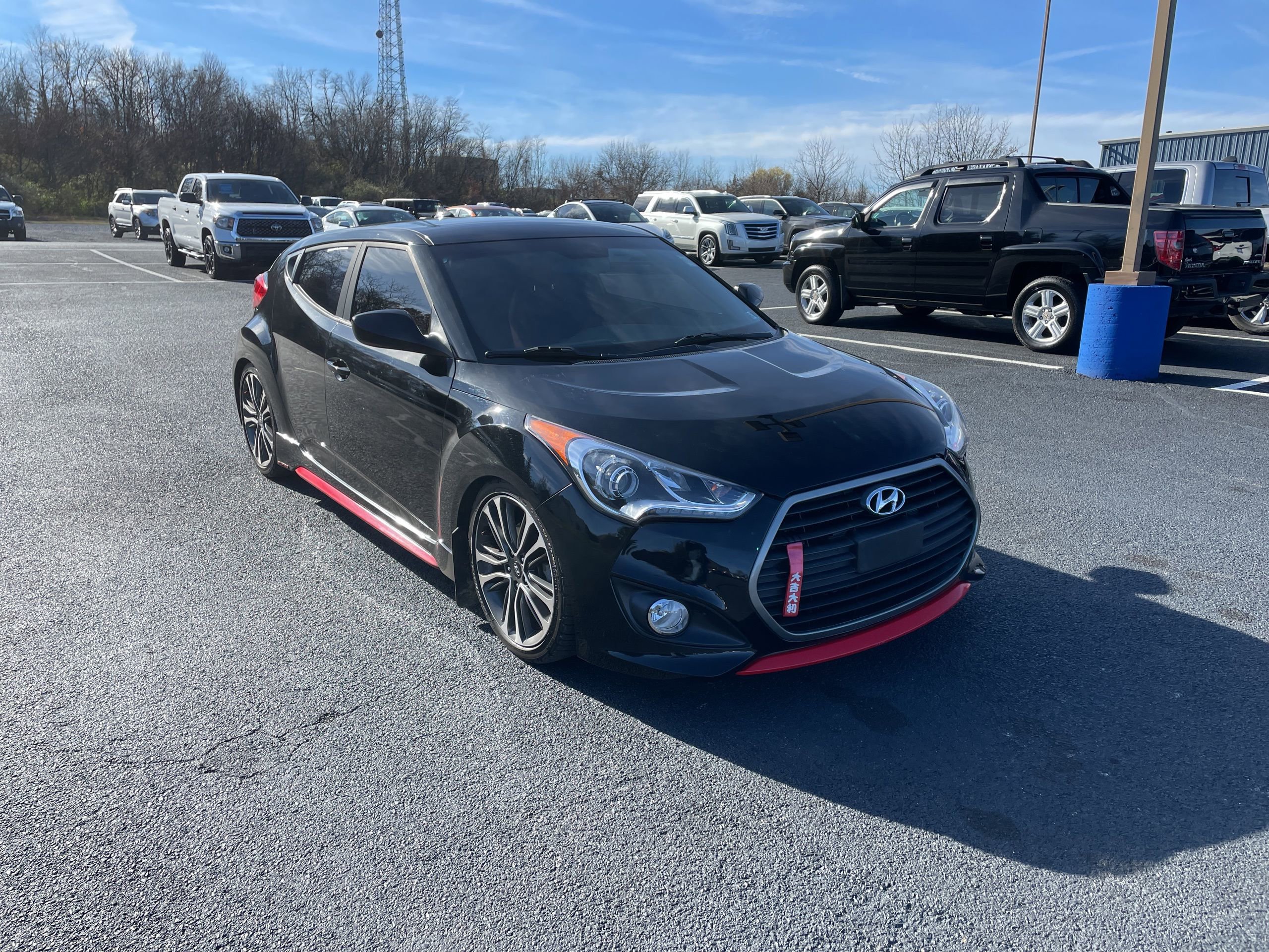 Used 2017 Hyundai Veloster Turbo R-Spec image 8