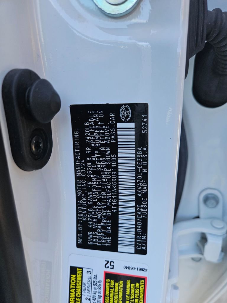 Used 2024 Toyota Camry SE image 29