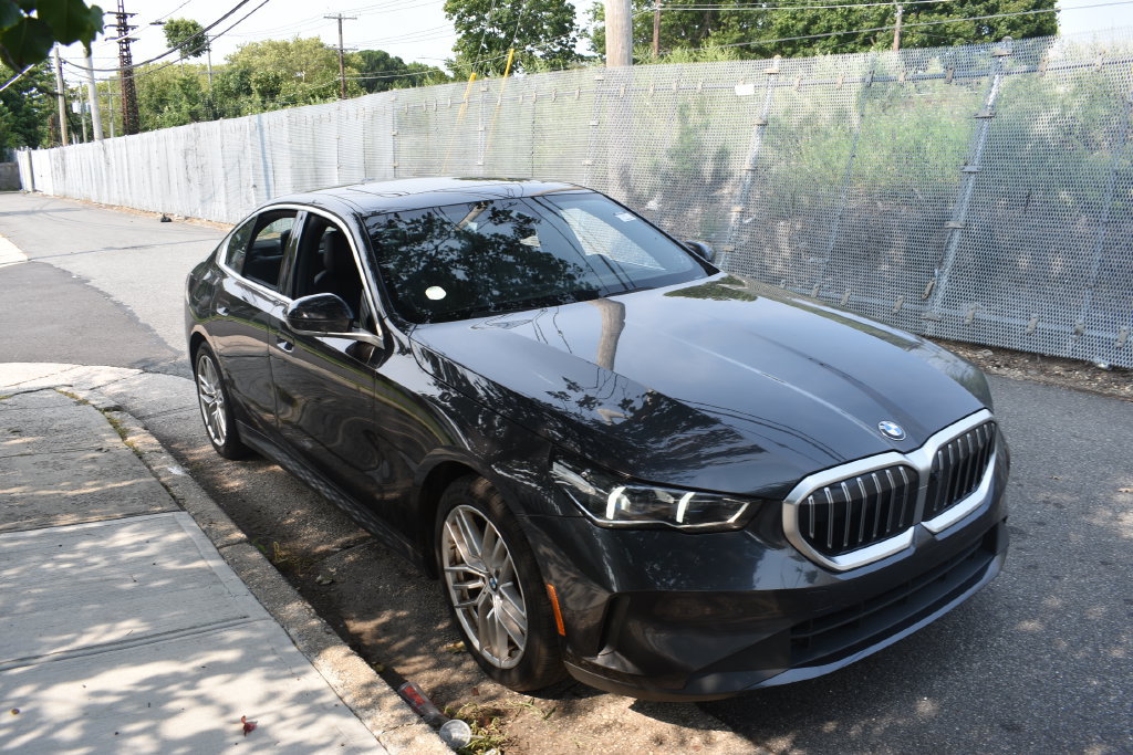 Used 2025 BMW 530i RWD image 4