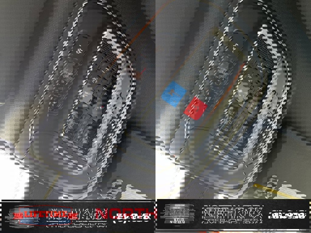 New 2025 Jeep Grand Cherokee Altitude image 12