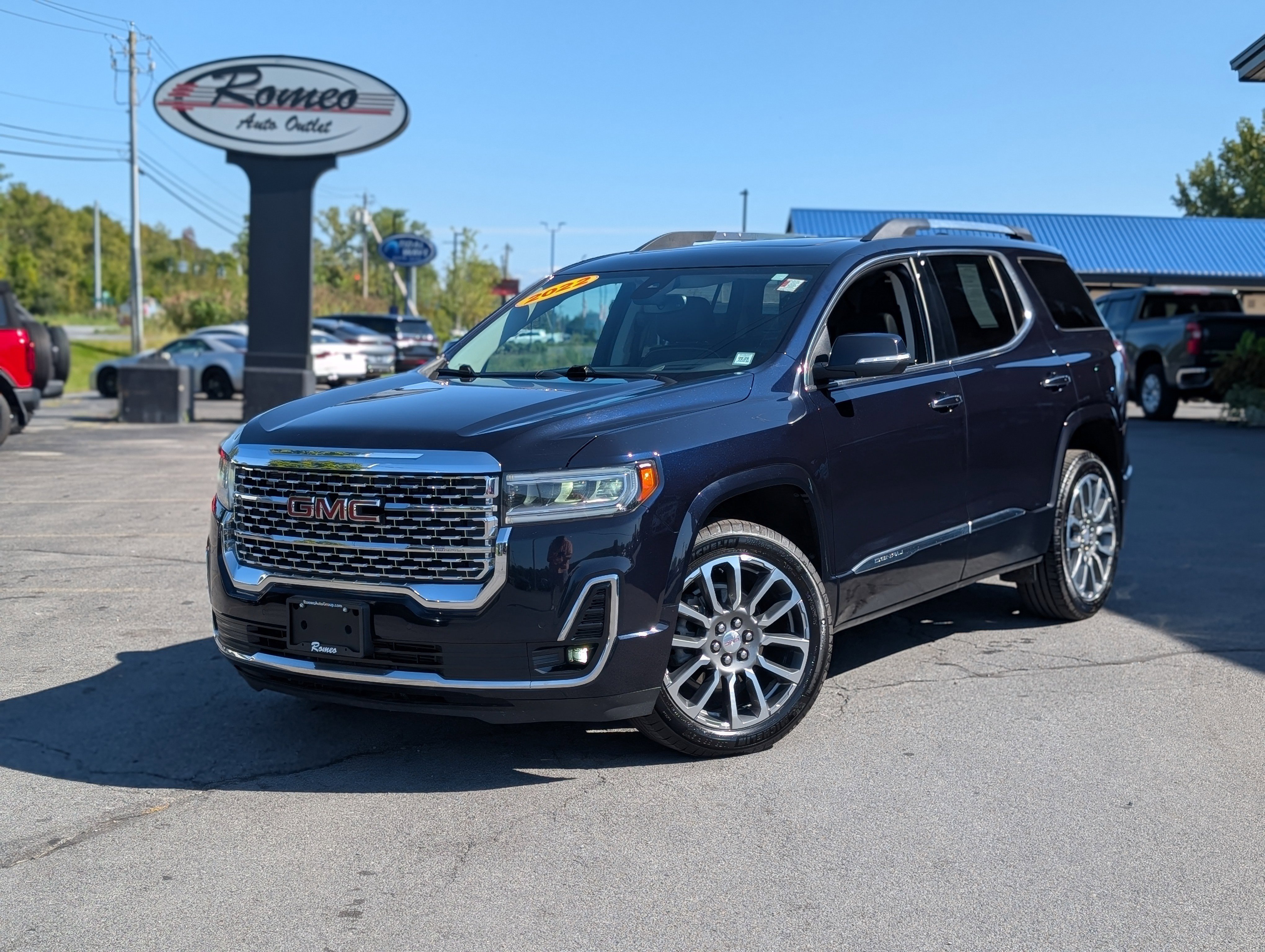 Used 2022 GMC Acadia Denali w/ Trailering Package image 1