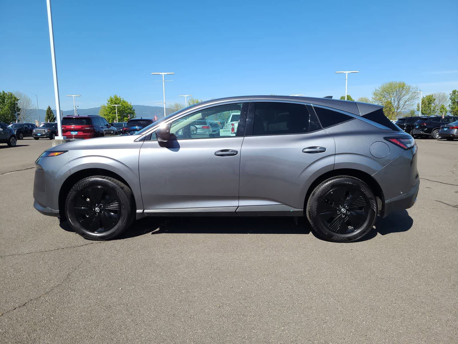 Used 2025 Nissan Murano SV AWD/4WD image 11