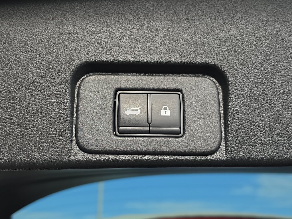 Used 2021 Nissan Rogue Platinum FWD image 9