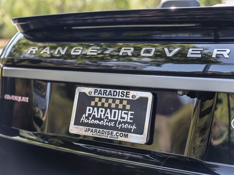 Used 2018 Land Rover Range Rover Evoque SE Dynamic AWD/4WD image 16