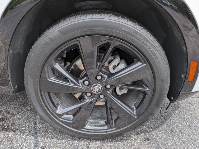 Certified 2022 Buick Envision Essence w/ Technology Package II FWD image 15