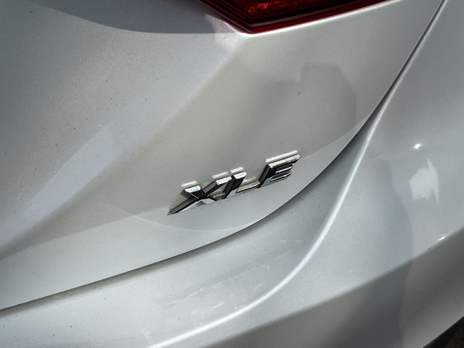 Used 2020 Toyota Camry XLE FWD image 25