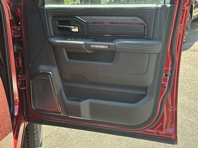 New 2026 RAM 2500 Limited AWD/4WD image 17