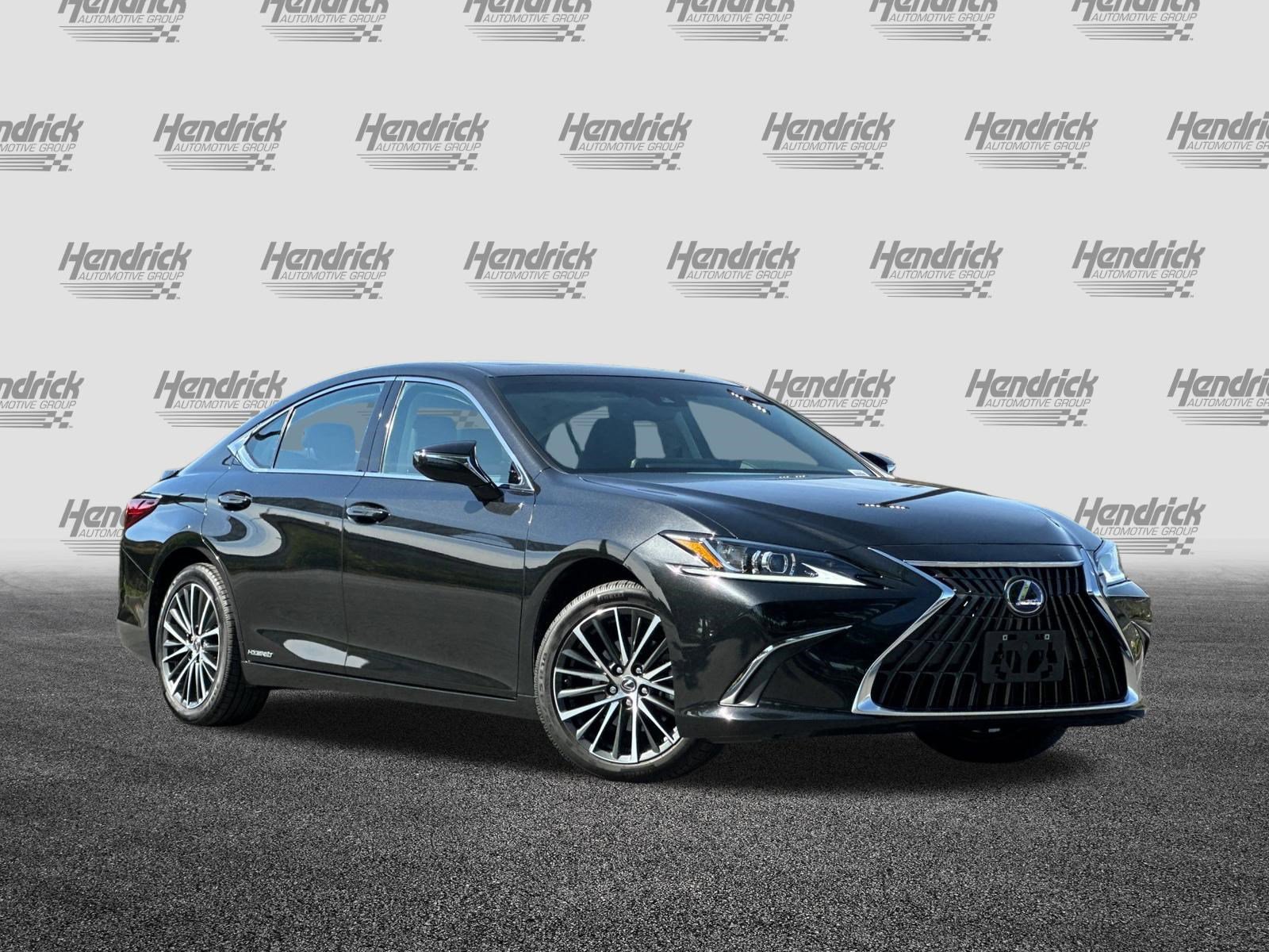 Used 2022 Lexus ES 300h w/ Premium Package FWD image 2