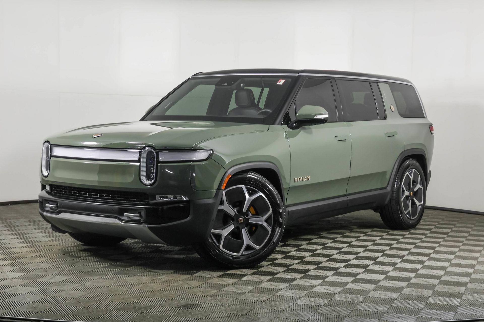 Used 2022 Rivian R1S Launch Edition image 2
