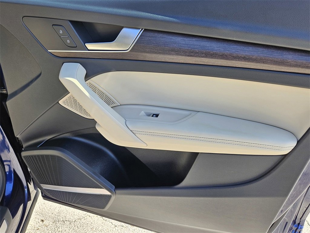 Used 2025 Audi Q5 2.0T Premium Plus w/ Premium Plus Package image 38