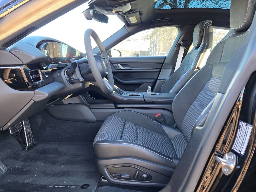 Certified 2025 Porsche Taycan 4S image 19