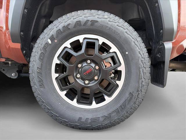 Used 2025 Toyota Tacoma TRD Off-Road AWD/4WD image 10