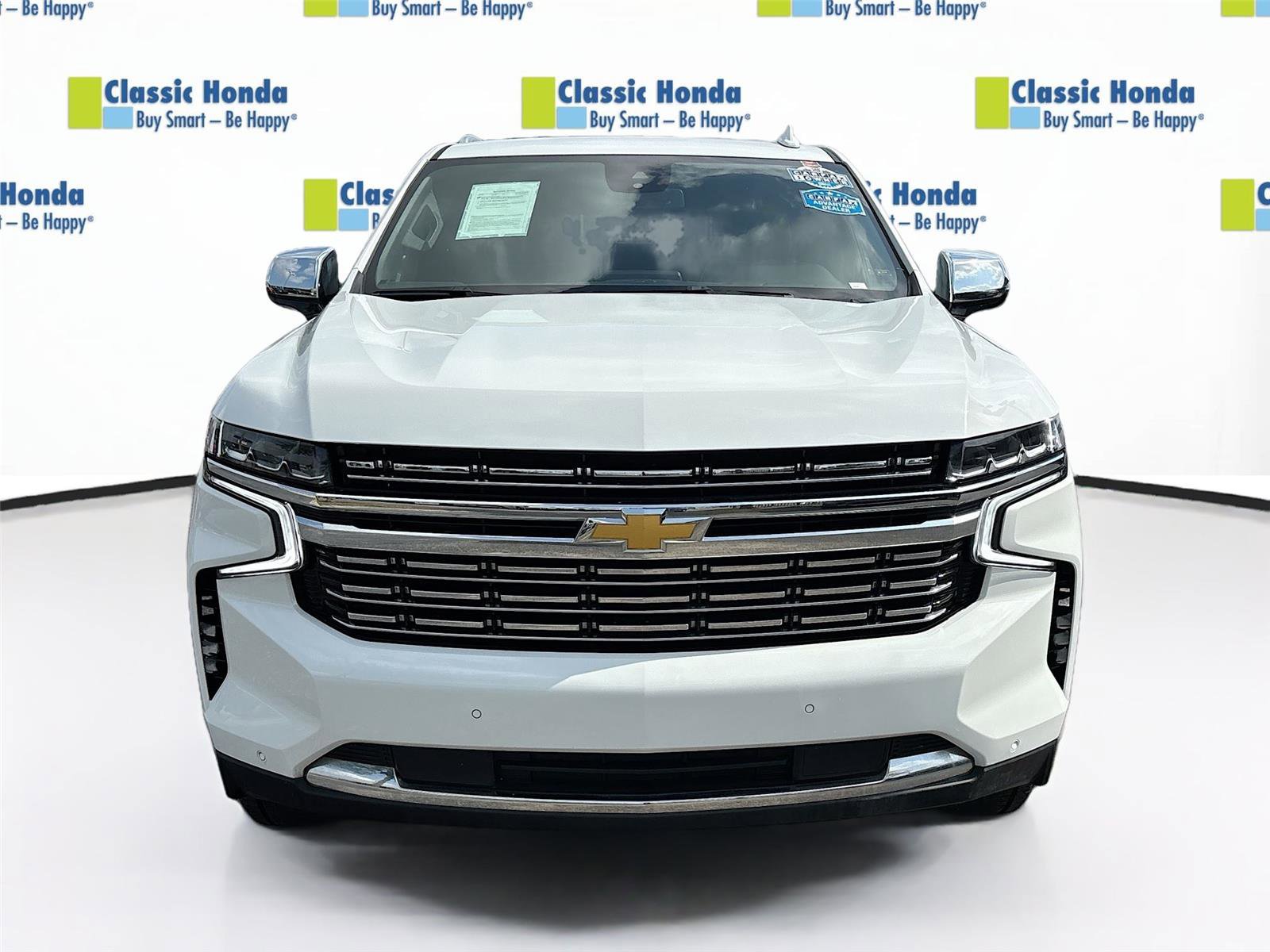 Used 2023 Chevrolet Suburban Premier image 2