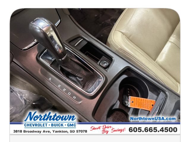 Used 2013 Lincoln MKS AWD image 24