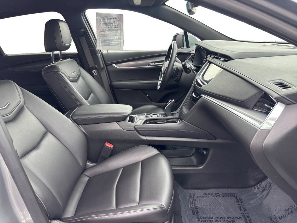 Certified 2024 Cadillac XT5 Luxury FWD image 17