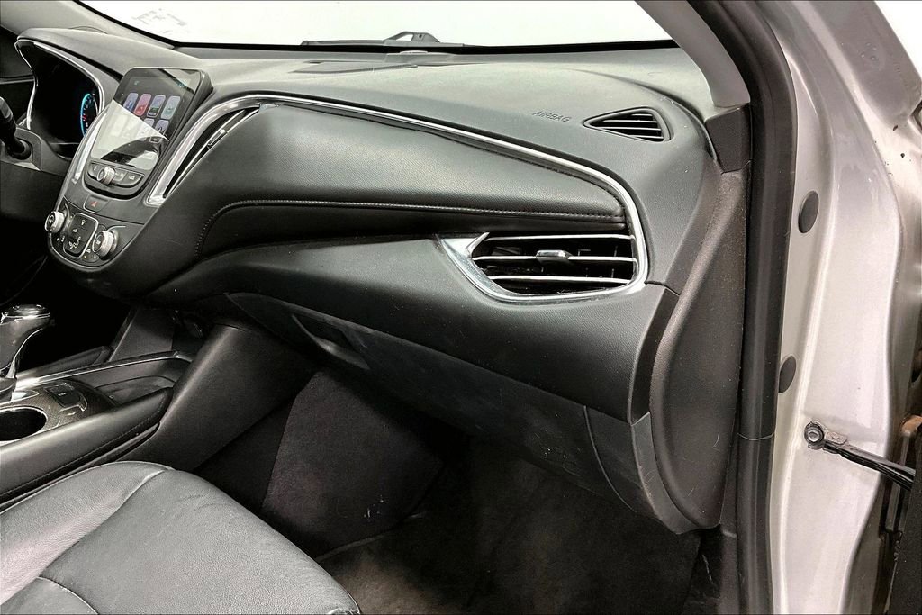 Used 2018 Chevrolet Malibu LT w/ Leather Package image 19