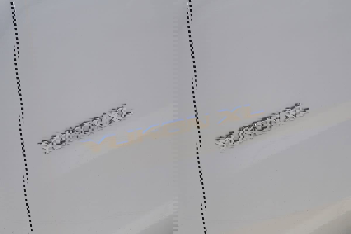 Used 2017 GMC Yukon XL SLE w/ SLE Value Package image 5