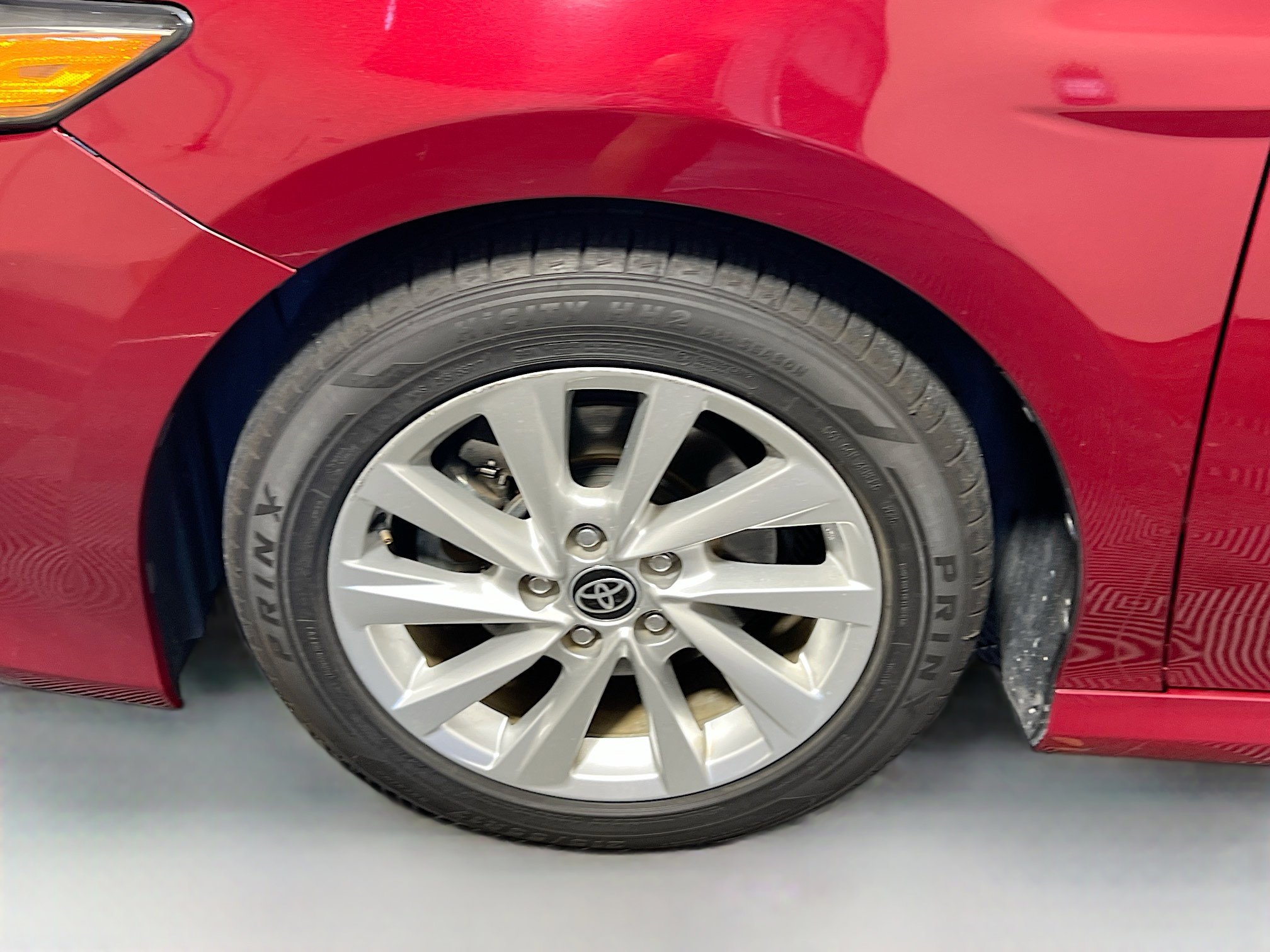 Used 2021 Toyota Camry LE FWD image 13