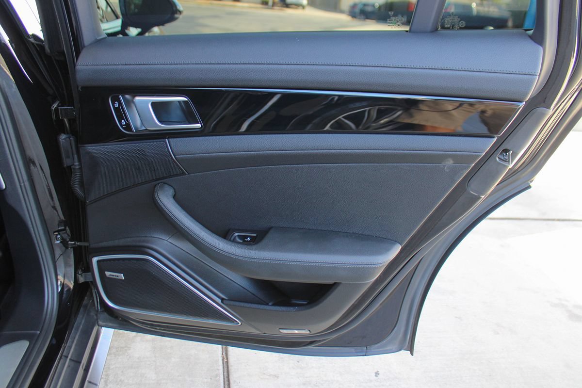 Used 2019 Porsche Panamera 4 AWD/4WD image 44