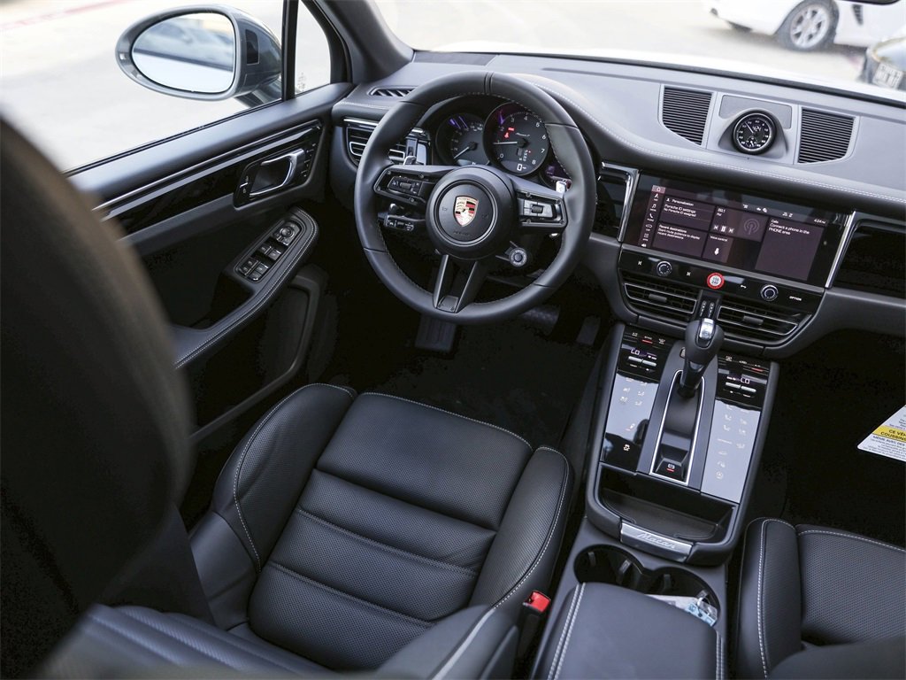 New 2026 Porsche Macan Turbo image 37