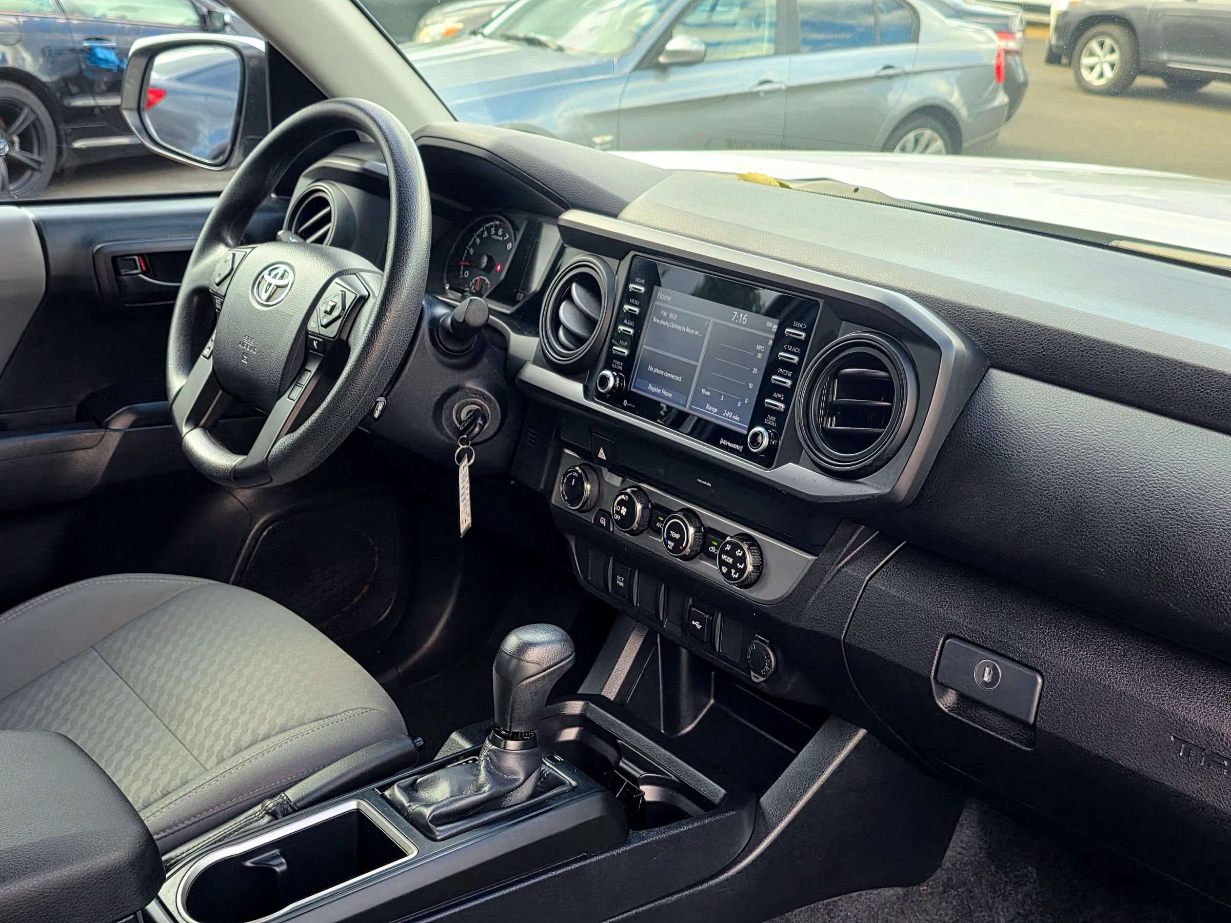 Used 2020 Toyota Tacoma SR w/ SR Convenience Package AWD/4WD image 31