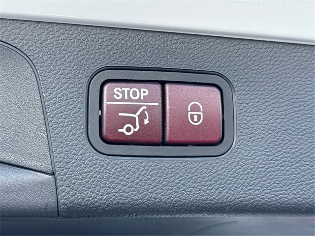 Used 2018 Mercedes-Benz GLC 300 4MATIC w/ Premium Package image 29