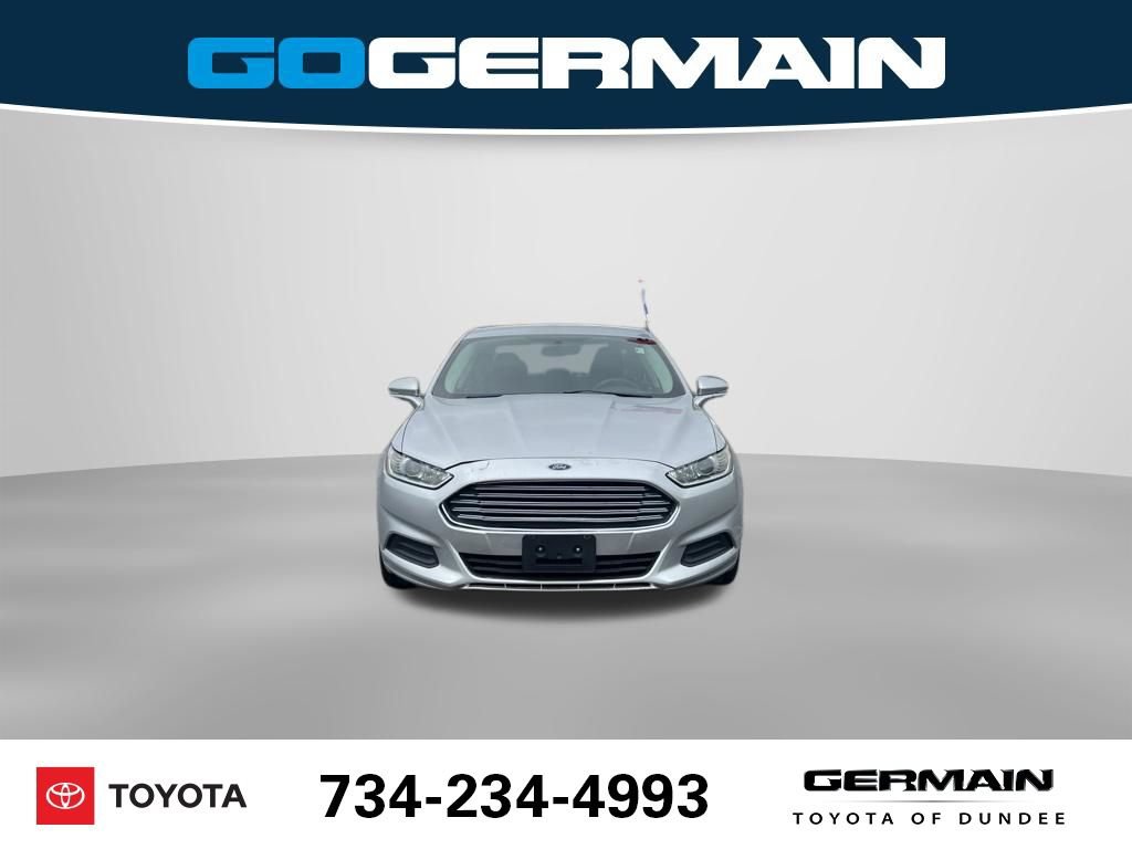 Used 2016 Ford Fusion SE FWD image 2