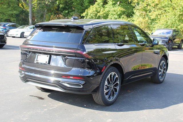 New 2026 Lincoln Nautilus Reserve image 3