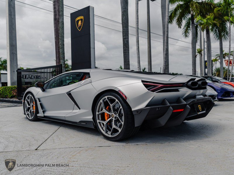 Used 2026 Lamborghini Revuelto AWD/4WD image 3