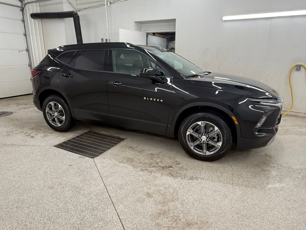New 2026 Chevrolet Blazer LT w/ Convenience Package image 3