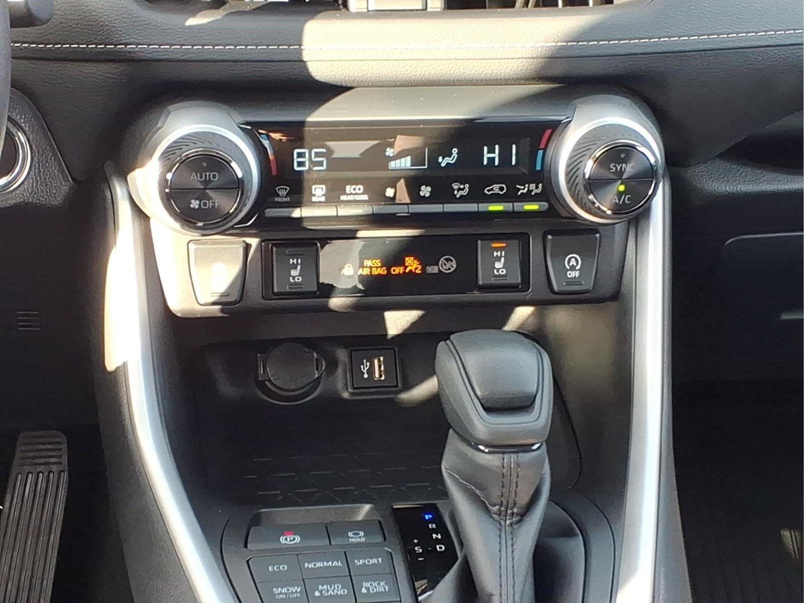 Used 2025 Toyota RAV4 XLE w/ Convenience Package AWD/4WD image 13
